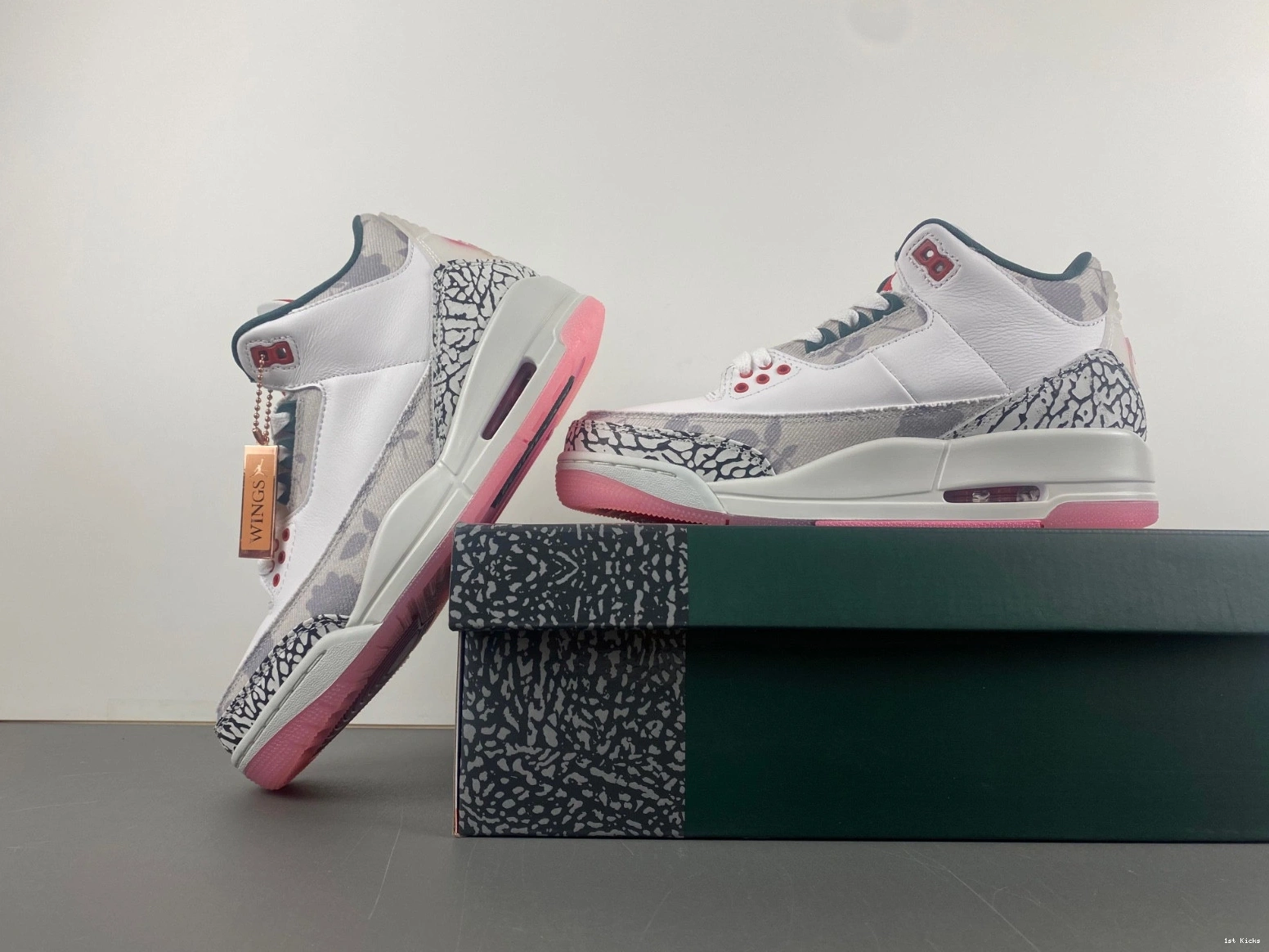 Retro 3 - Men's Wings HM6993-100 Jordan 0912